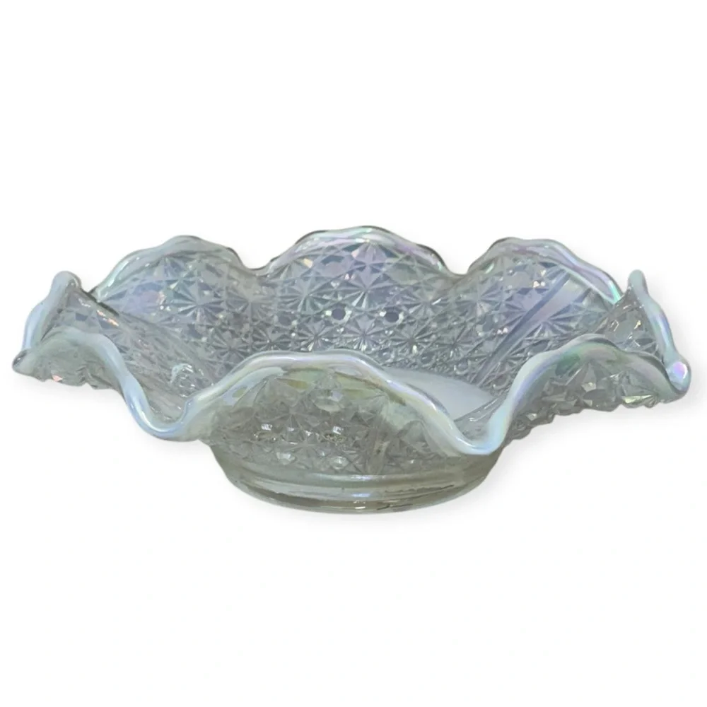 Fenton Daisy & Button French Crimped Round Bowl‎ 10.5